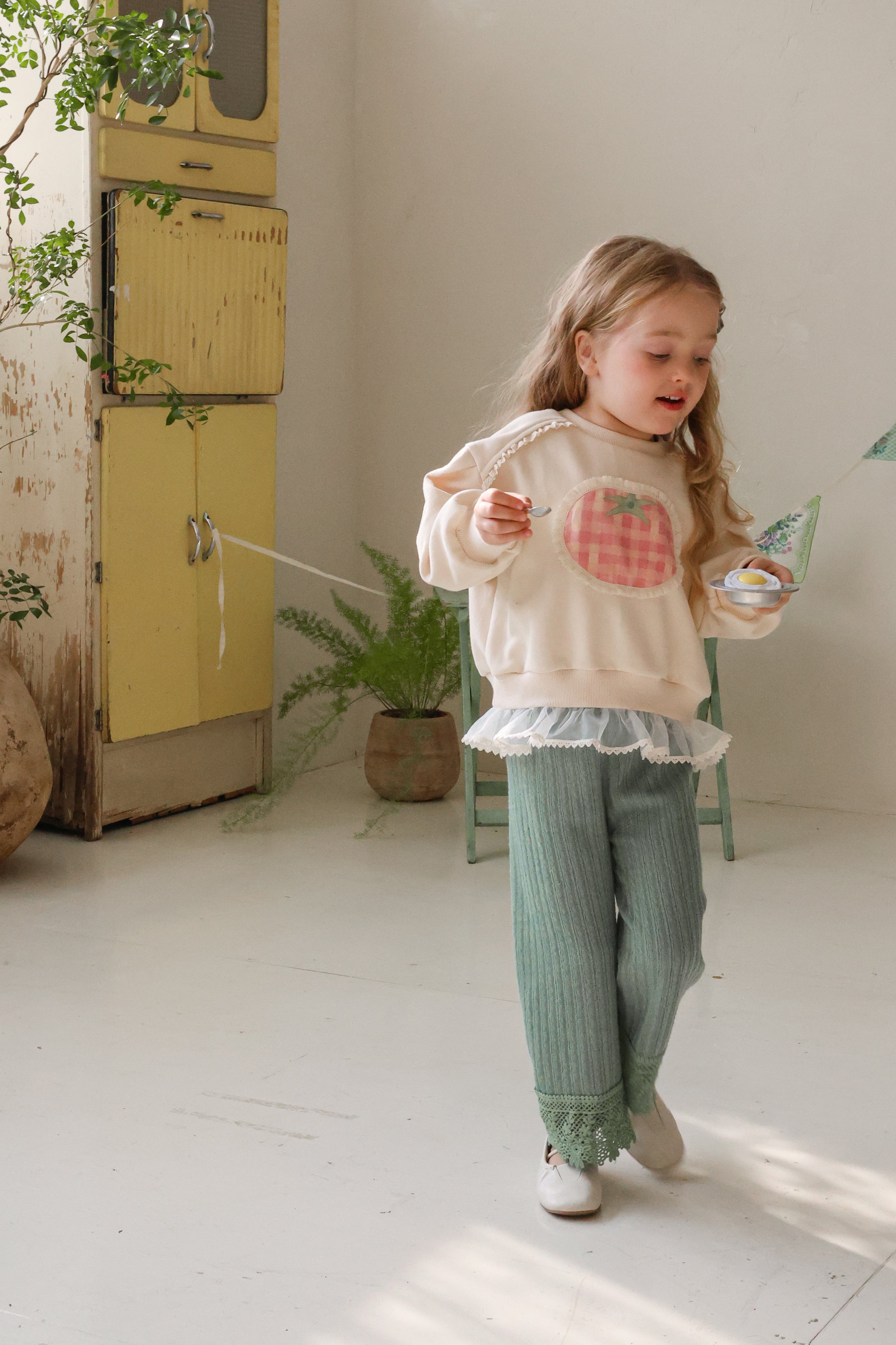 Tomato Sweatshirt Cream